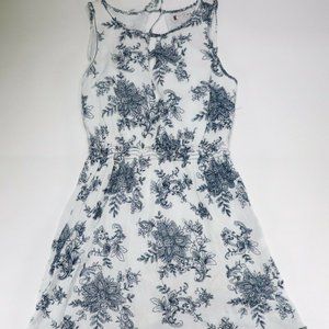 Chelsea and Violet Women’s Blue Floral